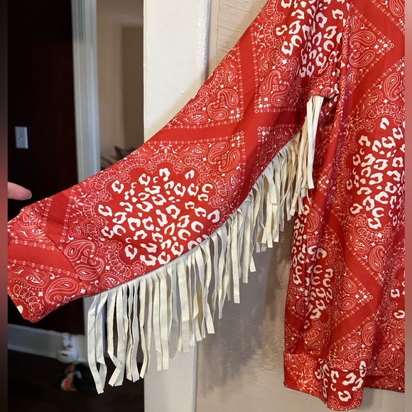 ❤️‍🔥2/$20❤️‍🔥NWT Western Style Long Sleeve Blouse - Picture 2 of 4